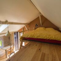 Sur la mezzanine un lit double Cabane de la prairie à louer Vercors