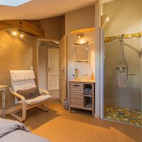 La chambre simple avec douche et lavabo chambre d'hôtes Entre Ciel et Pierres Vercors