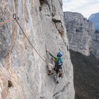Grande voie sur la falaise de Presles, Exodus dans la traversée engagée avant le rééquipement: 7a Stage d'escalade grandes voies sur la falaise de Presles, Exodus