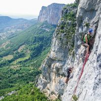 5ème longueur de Labyrinthe 6b Stage d'escalade grandes voies sur la falaise de Presles