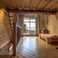 Le 1er étage avec 3 lits simples donne accès à la terrasse Gîte 7-9 places Entre Ciel et Pierres Vercors