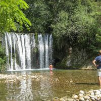 Les rivières au pied du Vercors offrent de jolis buts de randonnée comme la Cascade Blanche Randonnée dans le Vercors