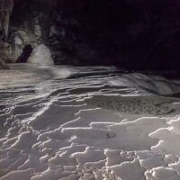 Le Gournier, la salle des Fontaines avec sa calcite blanche Spéléo dans le Vercors