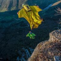 Saut du Bournillon en face de la falaise de Presles Base-jump