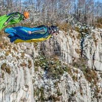 Un départ à trois Base-jump