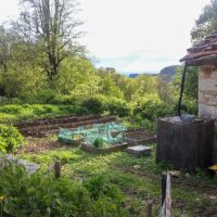 Début mai, le potager prend forme avec ses carrés et ses buttes Potager de montagne à Presles en Vercors