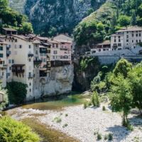 Pont en Royans et ses maisons suspendues au-dessus de la Bourne Pont en Royans