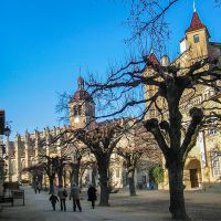 La place centrale de Saint Antoine l'Abbaye Saint Antoine l'Abbaye