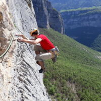 Victor accroché aux gouttes d'eau de rêve d'Exodus, avril 2019