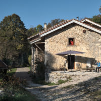 La maison se situe en bout de route. Peu de voitures donc pour troubler votre tranquillité Gîte 4 places à louer Vercors